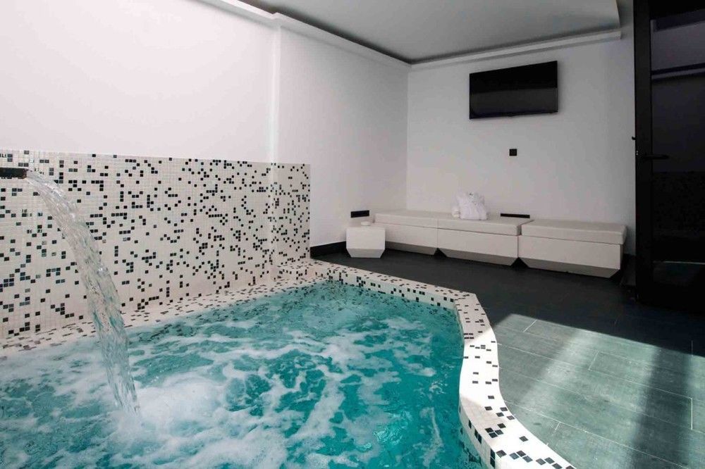 Hotel Loob Madrid (Adults Only) Торрехон-де-Ардос Екстер'єр фото